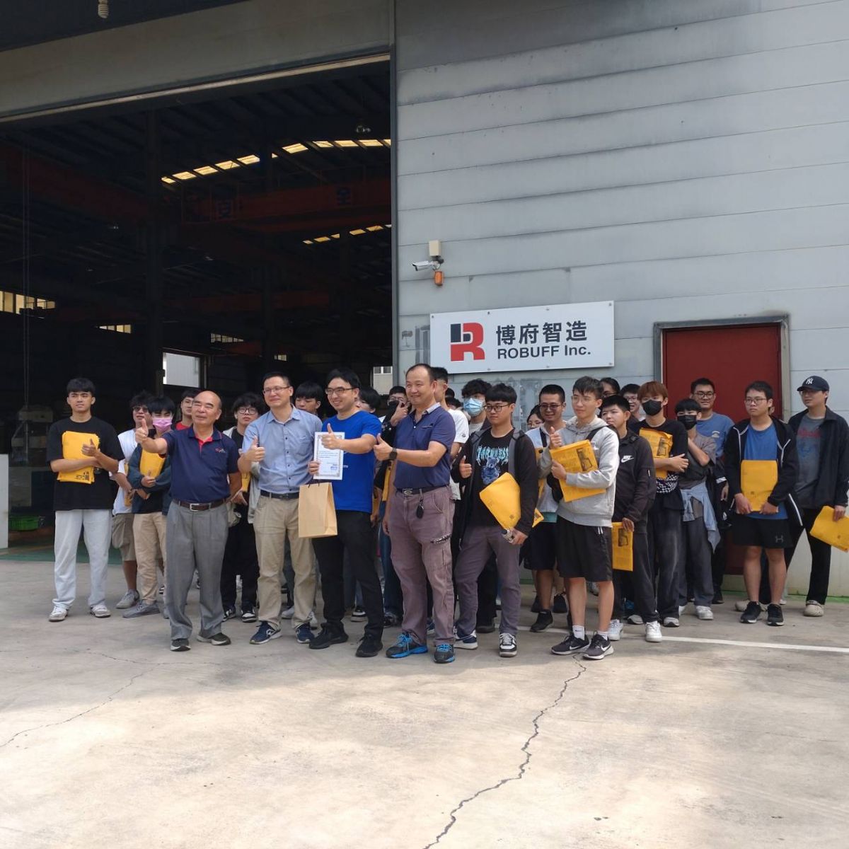 Lingdong University of Science and Technology visited Robuff, and the cultivation of intelligent unmanned boat defense talents has gained momentum.