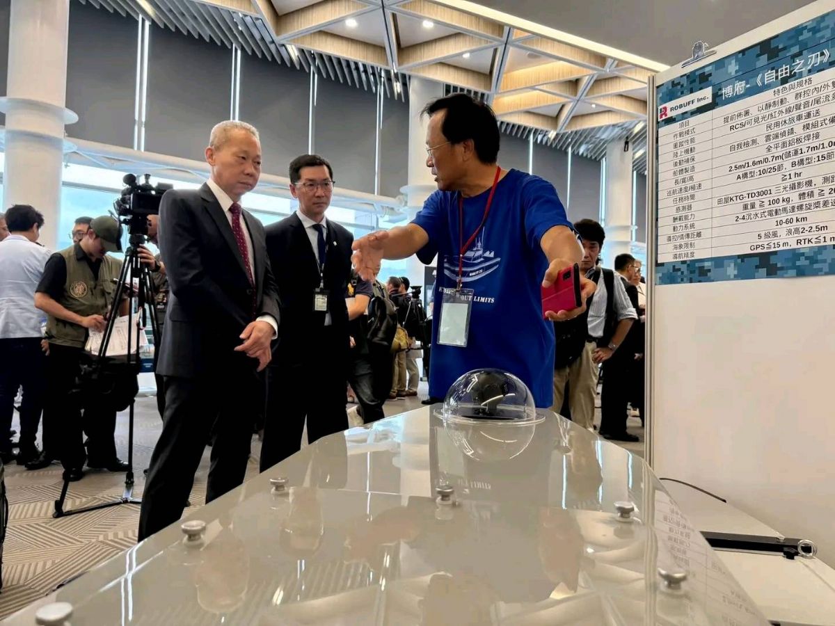 台湾の新興防衛技術企業Robuffが「ウォール・ストリート・ジャーナル」インターナショナル・フォーカスで特集 - CEOのPeng-Chih Chenが2025年「クイック・プロジェクト」無人車両公開展示でチームを率いる